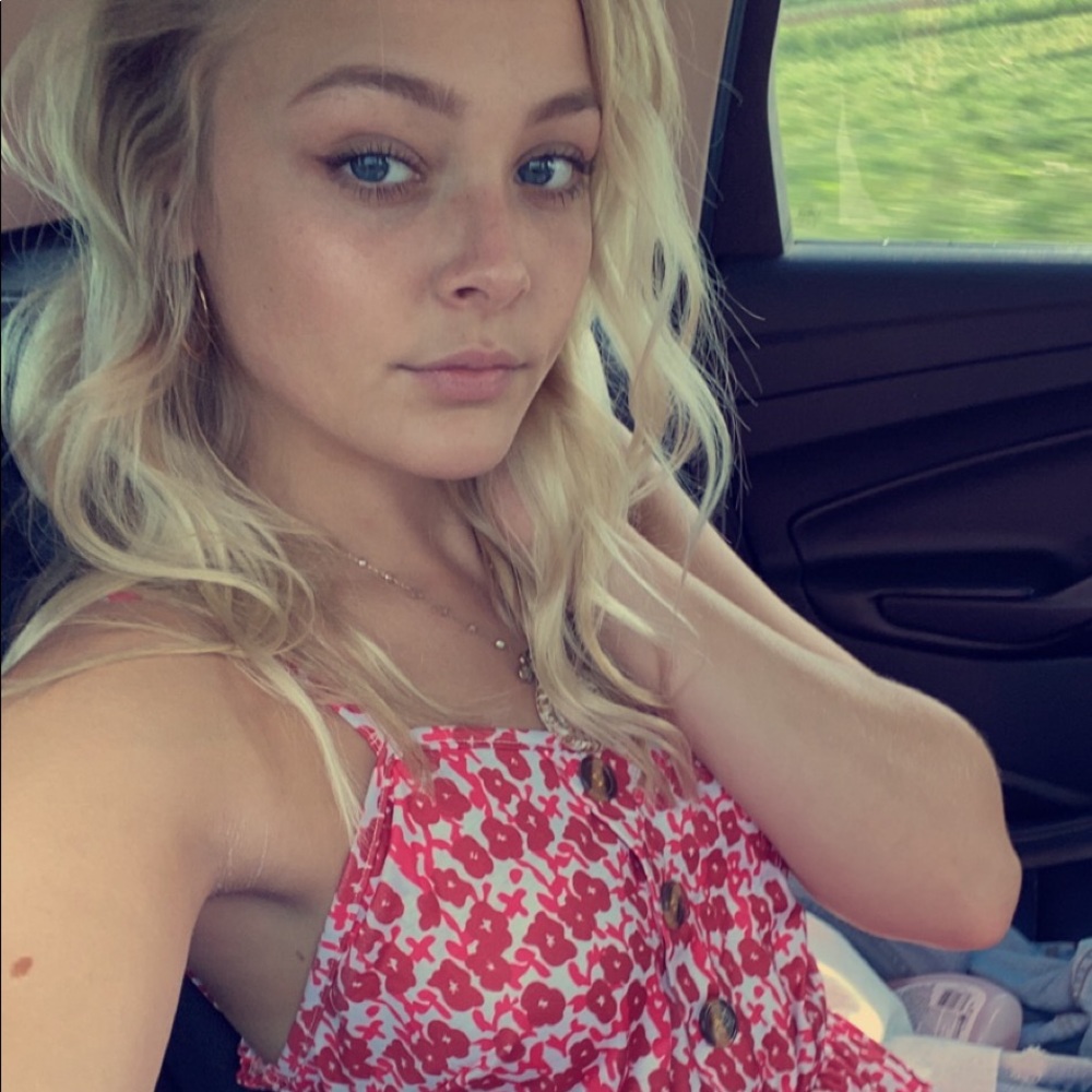 Meet your Posher, Emily